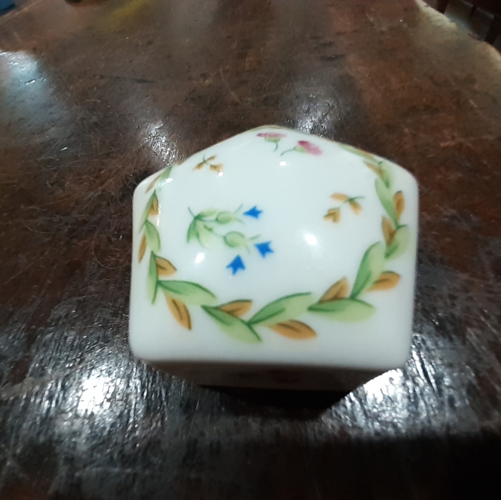 Limoges Castel Pentagon with flowers